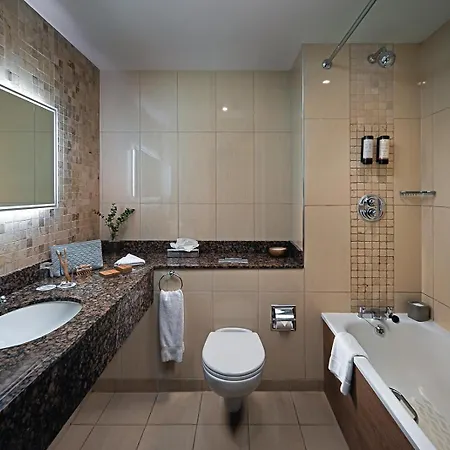 Carlton Dublin Airport Hotel 4*