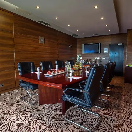 Carlton Dublin Airport Szálloda 4*