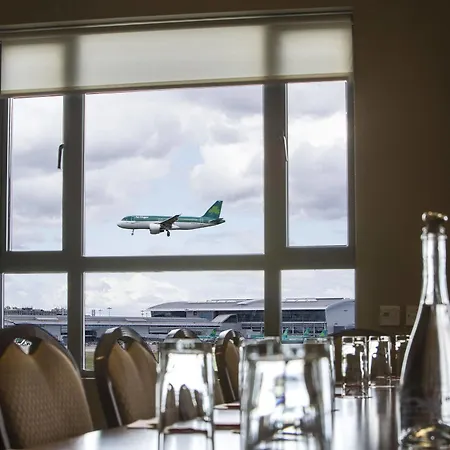 Carlton Dublin Airport 4*