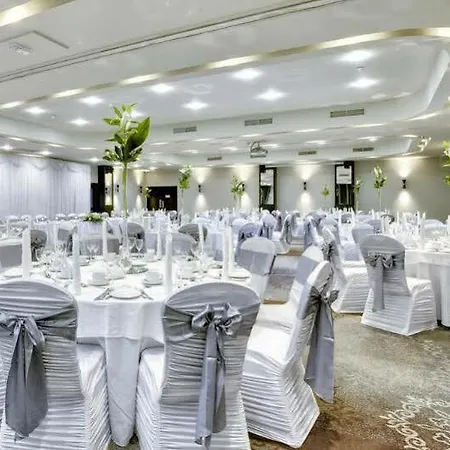 Carlton Dublin Airport 4*