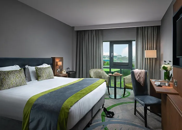 Carlton Dublin Airport Otel 4*