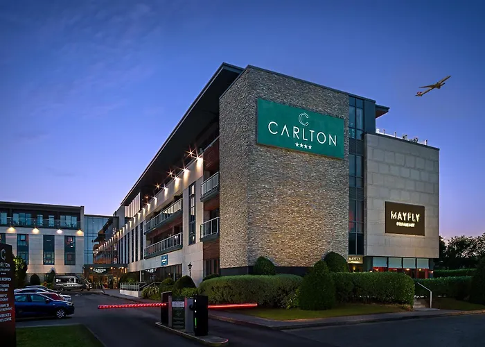 Carlton Dublin Airport מלון קלוגרן